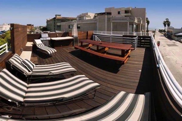 [Image: Steps to Venice Beach - 3 Bedrooms]