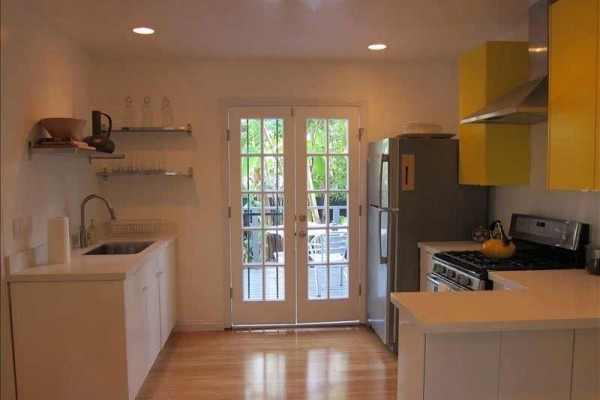 [Image: Venice Beach Cottage 1 Bed &amp; Bath + Loft Bed/Office $1425 wk]