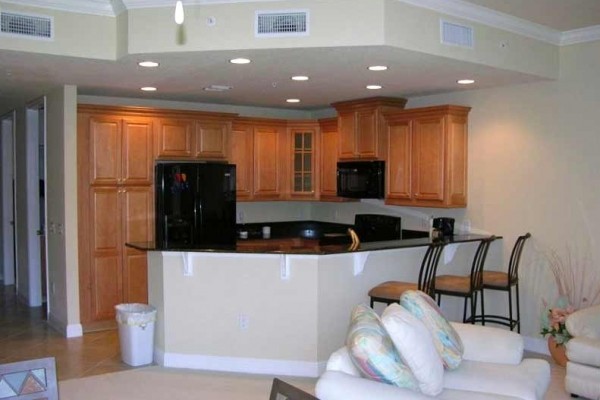[Image: 3BR/3BA, 3 Story Condo, Private Pool/Whirlpool, Gated Complex]