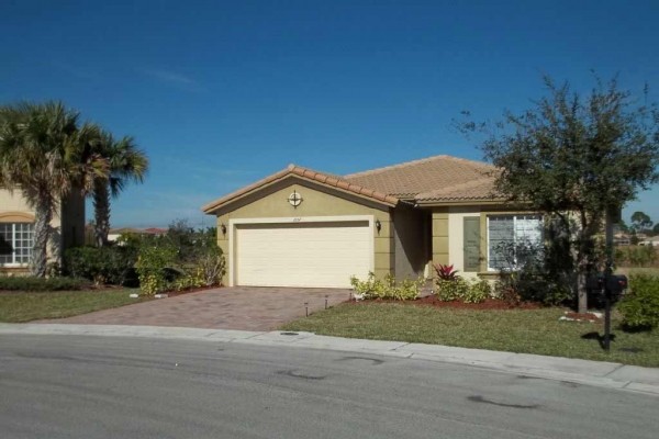 [Image: New Luxury Home in Port St Lucie, the Golf City. 3 Bedrooms, 2 Full Bathrooms]