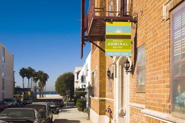 [Image: Just Steps from Venice Beach! Spacious and Quiet Furnished Apartment]