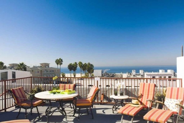 [Image: Just Steps from Venice Beach! Spacious and Quiet Furnished Apartment]