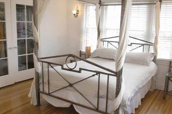 [Image: Just Steps from Venice Beach! Spacious and Quiet Furnished Apartment]