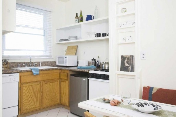 [Image: Just Steps from Venice Beach! Spacious and Quiet Furnished Apartment]