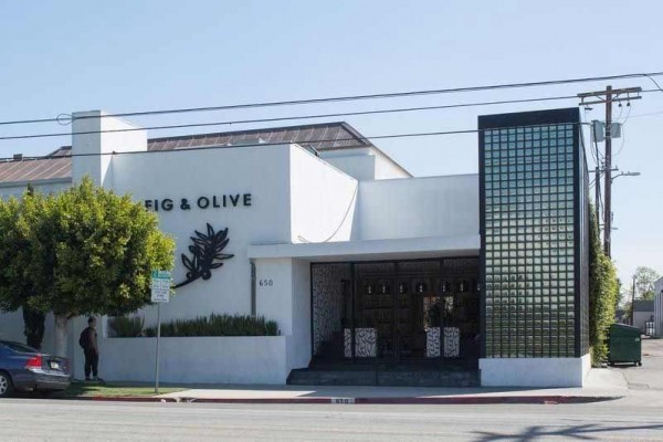 [Image: Charming Studio Apartment in West Hollywood]