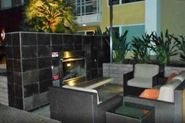 [Image: New Listing! Modern 2BR Condo W/Great Amenities &amp; Pool Access - Easy Drive to Hollywood, Malibu &amp; Santa Monica!]