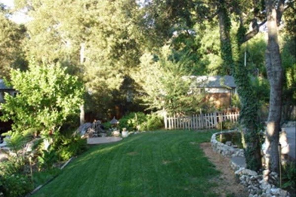 [Image: Woodland Hills Cottage]