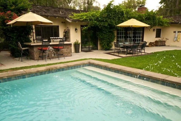 [Image: Wonderful 3 Bedroom 2 Bathroom Home with Pool!]