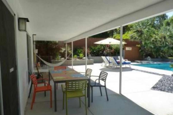 [Image: Large House with Swimming Pool in a Quiet Area]