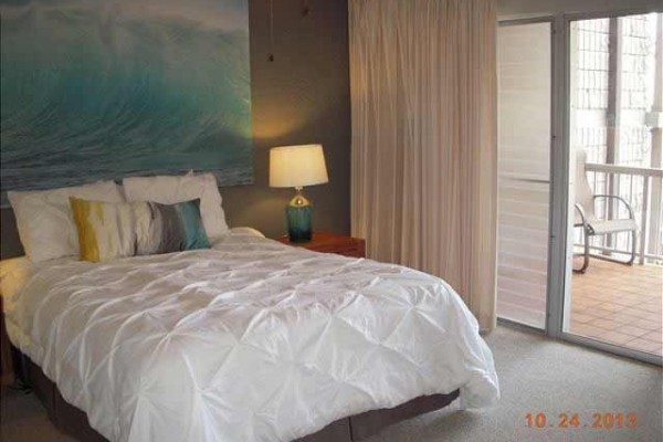 [Image: Alii Villas 228- Great Ocean View from This Lovely 2 Bedroom 2 Bath Condo.]