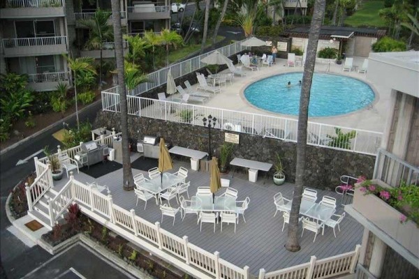 [Image: Ocean Front &amp; Kailua Bay View Ground Floor Luxary Remodel &amp; Car!]