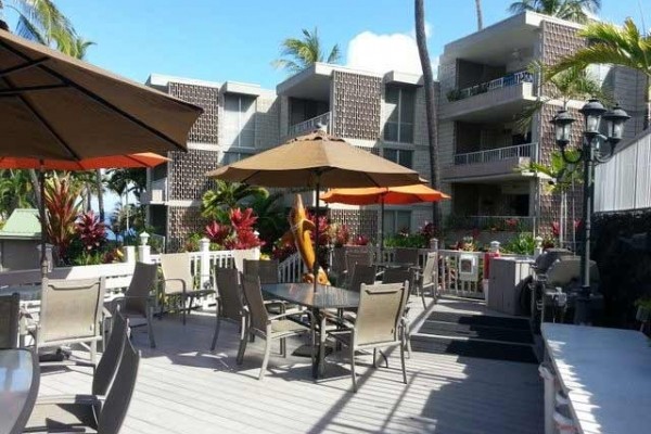 [Image: Ocean Front &amp; Kailua Bay View Ground Floor Luxary Remodel &amp; Car!]