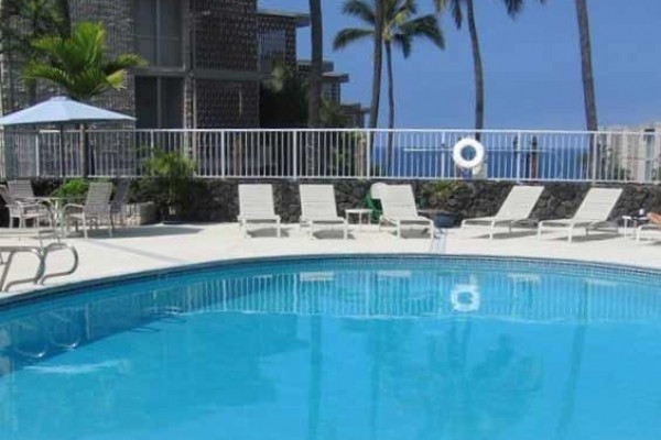 [Image: Remodeled Partial Ocean View 1 BR (Summer Rates)]