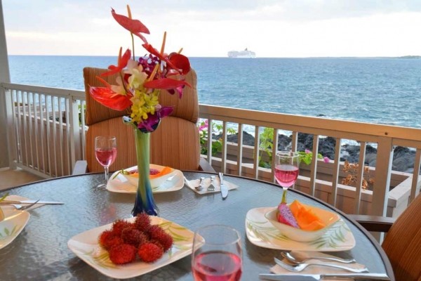 [Image: Beautiful Oceanfront Condo in Kailua-Kona, Hawaii]