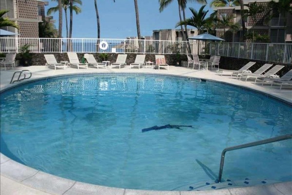 [Image: Ocean View Condo. Lush Tropical Oasis. 1bd/1BA. Heated Pool. Bbq Area.]