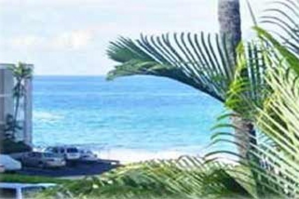 [Image: Oceanfront Building with Views from the Lanai]