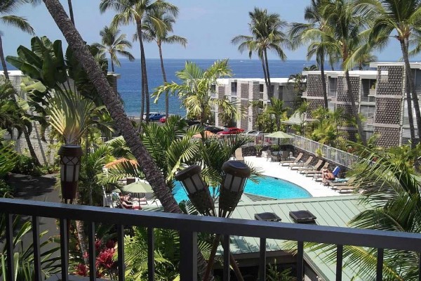 [Image: Oceanview Overlooking Pool Top Floor End Condo with Wifi]