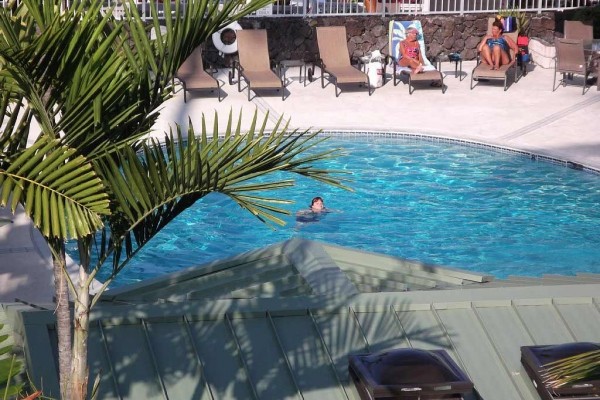 [Image: Oceanview Overlooking Pool Top Floor End Condo with Wifi]