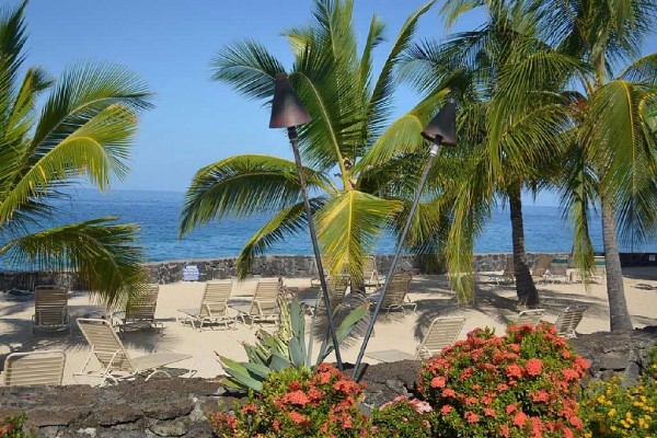 [Image: Casa De Emdeko 129 Newly Remodeled, the Best Vacation Experience in Kona Hawaii!]