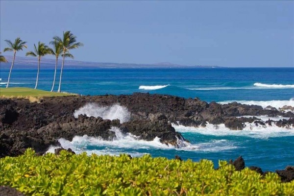 [Image: Hali'I Kai 24f New Spacious Private Gated Oceanfront Resort]