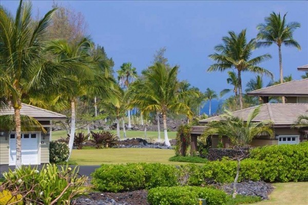 [Image: Hali'I Kai 24f New Spacious Private Gated Oceanfront Resort]