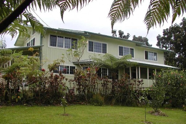 [Image: Rain Forest Hideaway, Enjoy the Country of Hilo]