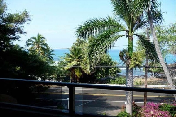[Image: Kailua-Kona Oceanfront on Alii Dr.! 2nd Level Ocean View, Elevator, Too]