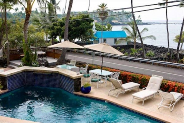 [Image: Kahaluu Bay Across from Snorkel Beach - Awesome Ocean View]