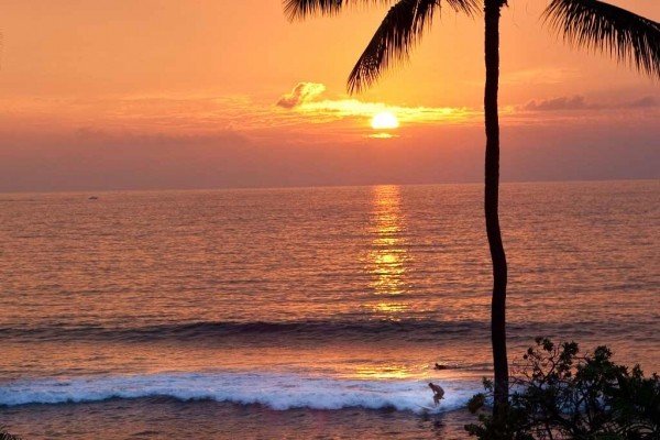 [Image: Kahaluu Bay Across from Snorkel Beach - Awesome Ocean View]