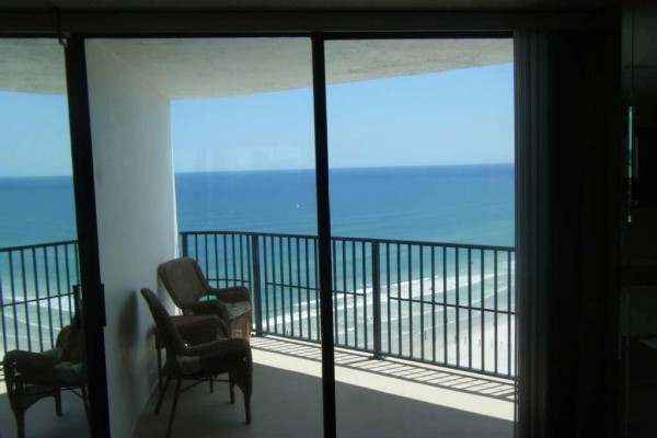 [Image: 17th Floor, South, West and East Views of the Ocean, Intercoastal and Inlet]