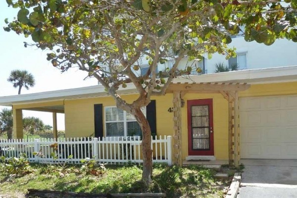 [Image: Ocean Front Bungalow W/ Private Beach Access in Cocoa Beach]
