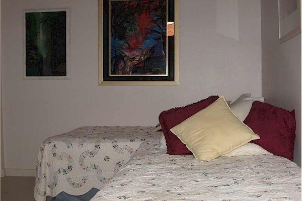[Image: 2 Bedroom Oceanfront Condo Plus Sleeping Loft--]