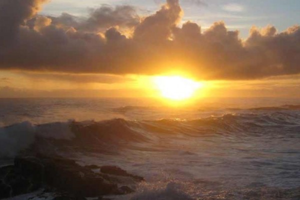 [Image: Lahiki O Ka Hale (House of the Rising Sun) Close to Ocean!]