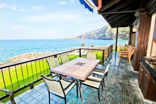 [Image: Beachfront! 4 BR for 16! Weddings, Receptions! New Listing!]