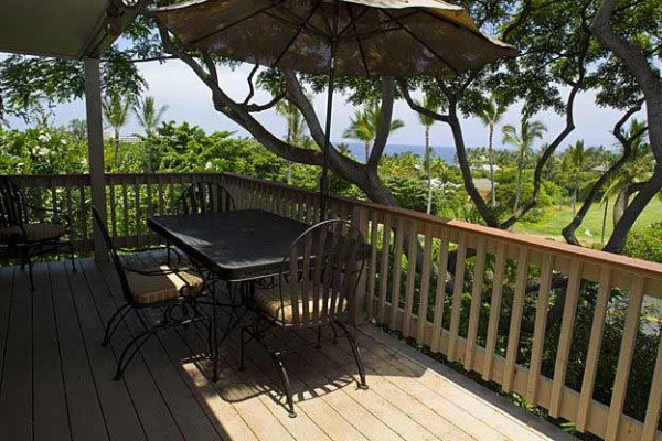 [Image: Oceanview Townhome Located in the Scenic Keauhou Area]