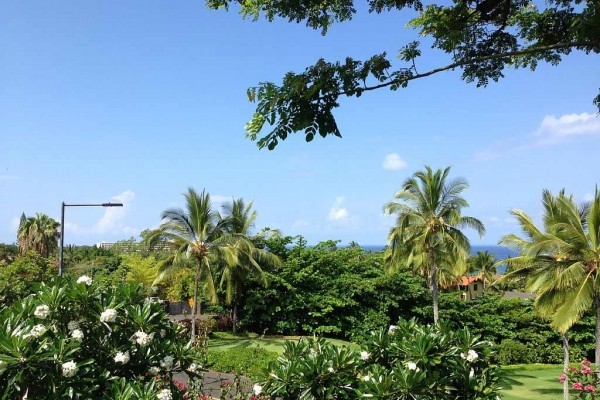 [Image: Oceanview Townhome Located in the Scenic Keauhou Area]