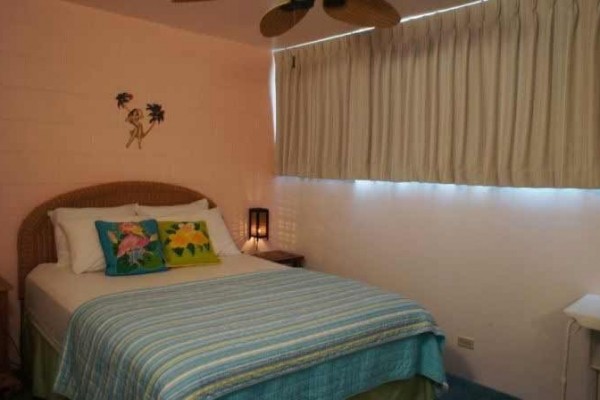 [Image: Comfortable 1-Bedroom, 1-Bath Oceanfront Condo with Nice View!]