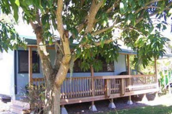 [Image: Affordable Beautiful Blue Jay Cottage Near Black Sand Beach]