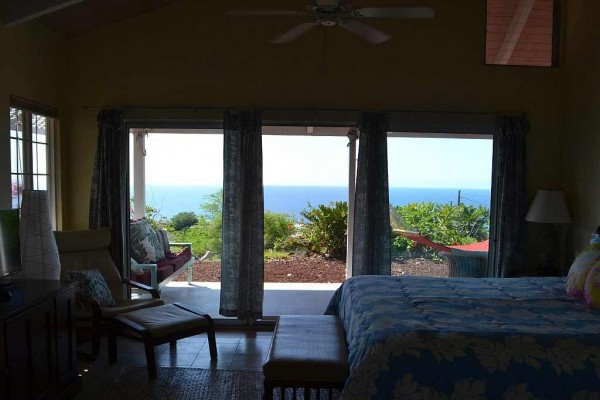 [Image: Kohala Cottage, 180Â° Ocean View!]