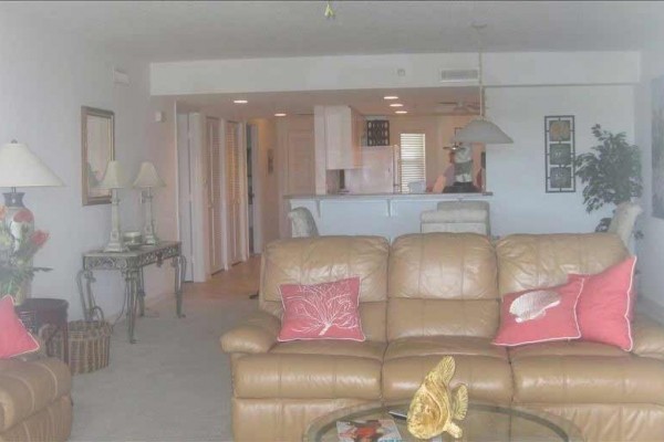 [Image: Executive Lake Front Ocean View 2BR/2BA Spacious Condo W/ Indoor Garage]