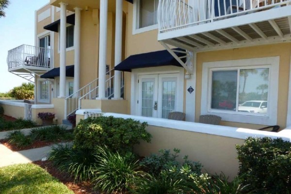 [Image: Oceanfront Condo with Beach, Pool &amp; Jacuzzi-April Special]