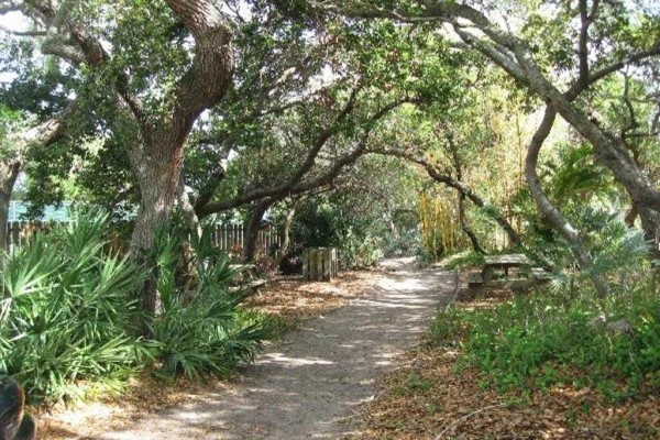 [Image: Florida Beach House and Orlando Attractions in Cocoa]