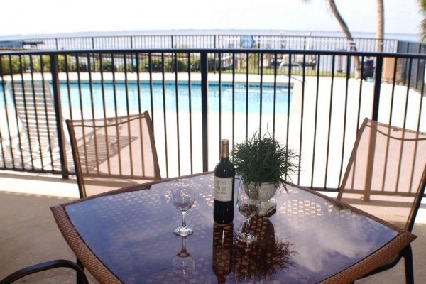 [Image: 2 Waterfront Condos, Amazing Views, Sunsets and Pool. Very Large 3 Bed/2 Bath - Sun 1 (no weekly rentals, sorry)]