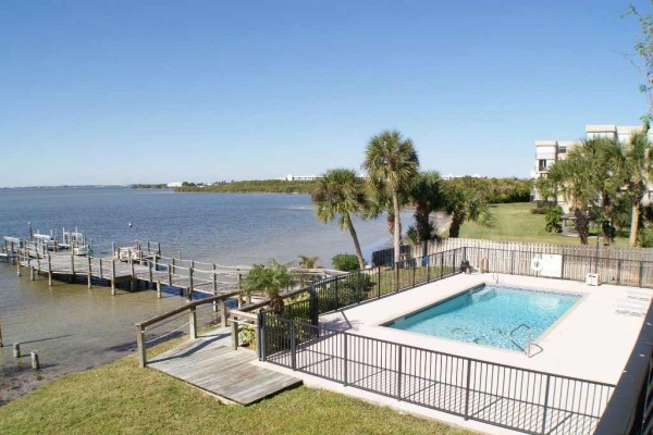 [Image: 2 Waterfront Condos, Amazing Views, Sunsets and Pool. Very Large 3 Bed/2 Bath - Sun 1 (no weekly rentals, sorry)]