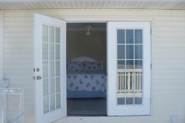 [Image: Direct Oceanfront Condo on Cocoa Beach]