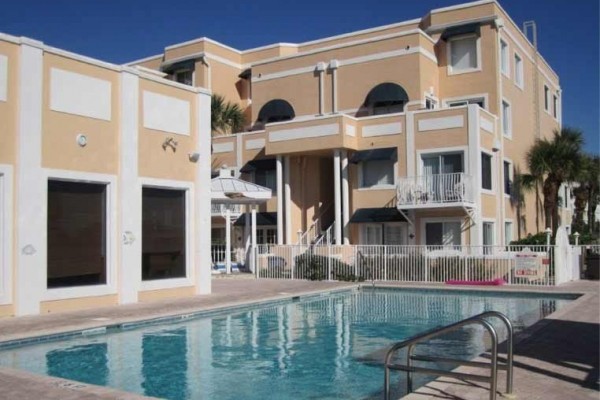 [Image: Fabulous Beach Front Condo on Cocoa Beach]