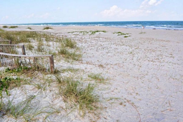 [Image: Townhome Steps to the Beach]