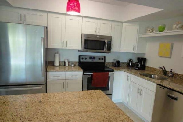 [Image: Newly Renovated 3bd/2bath Condo in Cape Canaveral]