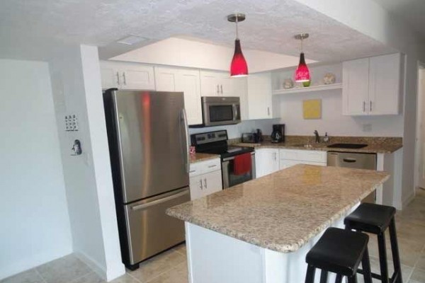 [Image: Newly Renovated 3bd/2bath Condo in Cape Canaveral]