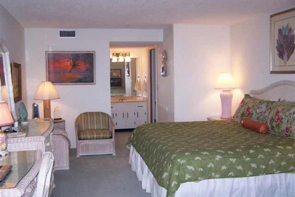 [Image: Florida Direct Atlantic Beach Condo-Near Space Center,Theme Parks &amp; Mco Airport]